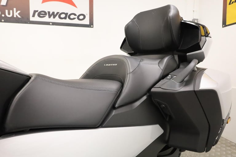 2025 Can-Am Spyder RT Limited Trike Hyper Silver Metallic - IN STOCK NOW 