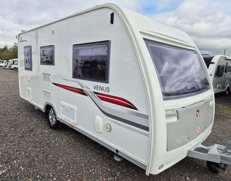 2017 LUNAR VENUS 460 2 BERTH CARAVAN 