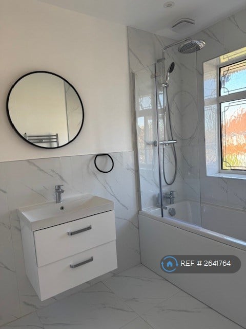 3 bedroom house in Alnwick Road, London, SE12 (3 bed) (#2641764)