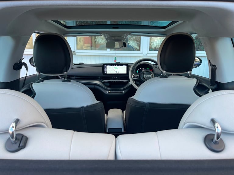 2024 Fiat 500e 42kWh La Prima Hatchback 3dr Electric Auto (118 ps) Hatchback Electric Automatic