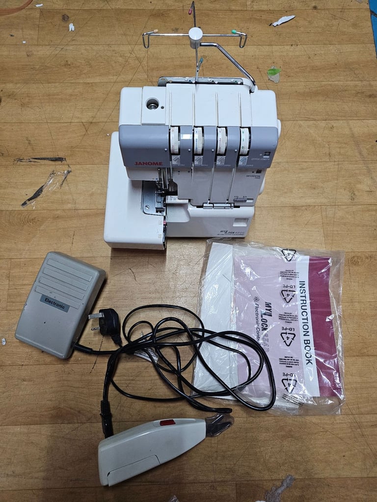 Janome MyLock 634D Overlock Serger Machine 
