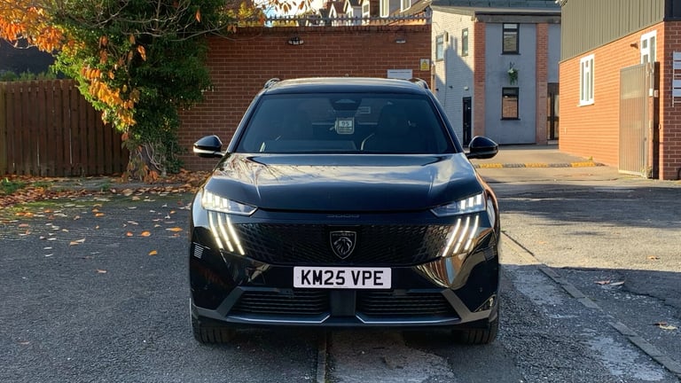 2025 Peugeot 5008 1.2 Hybrid 136 GT 5dr e-DSC6 HATCHBACK PETROL Automatic