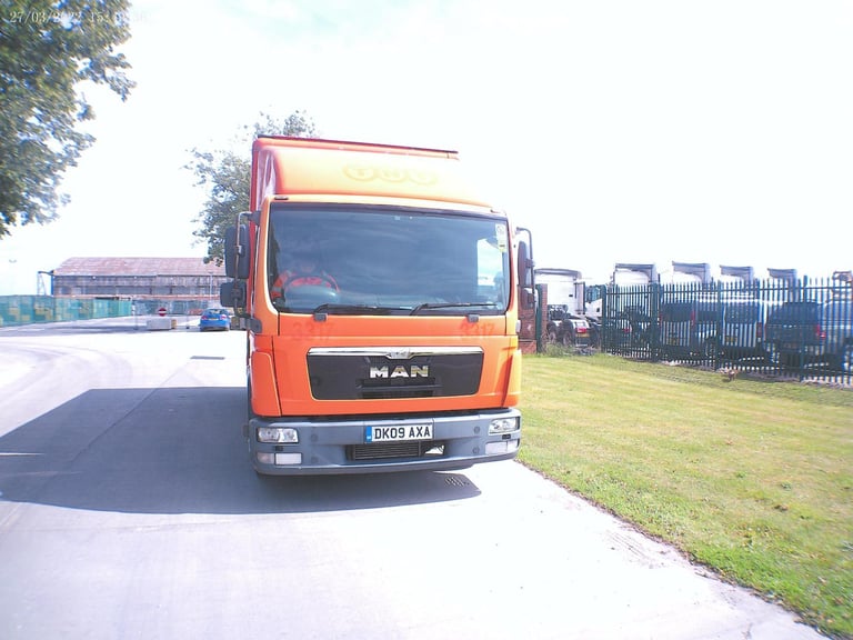 2009 MAN TGL manual 18 ft box tailift 8.1 mtr long mot 11/24