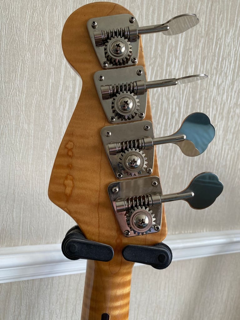 fender squire jazz bass guitar