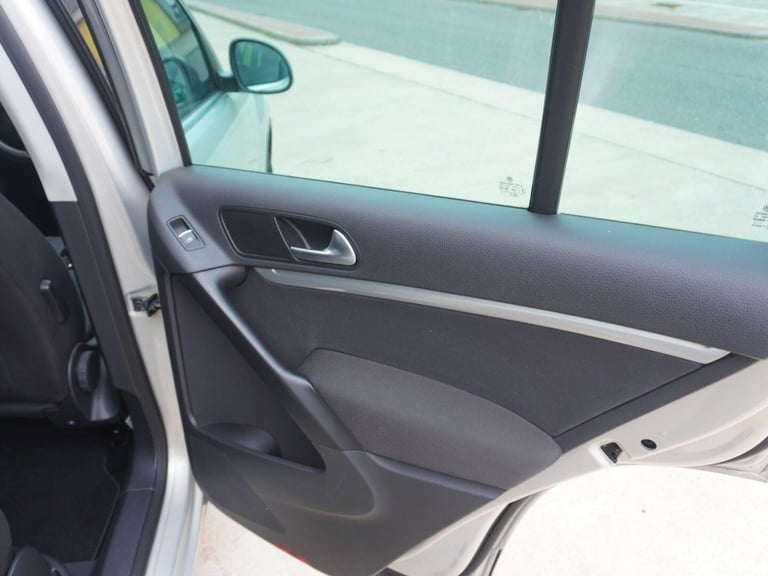 2014 Volkswagen Tiguan 2.0 TDI BlueMotion Tech Match DSG 4WD Euro 5 (s/s) 5dr SUV Diesel Automatic