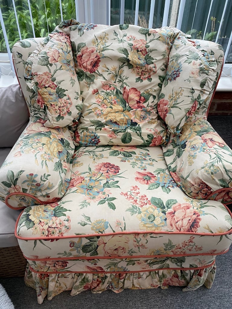 image for Lovely Arm Chair Excellent Condition 
