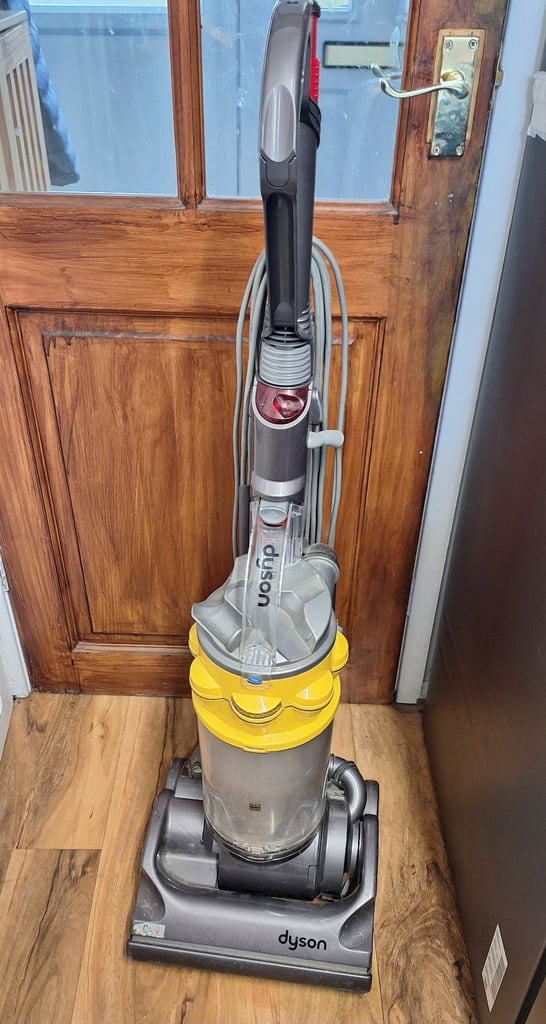 Dyson dc14 for spare or repairs working but with a strange voice and noisy 