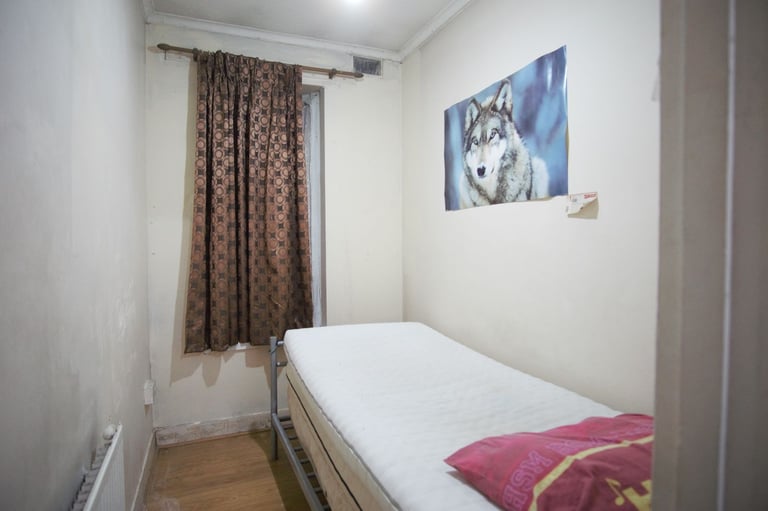 Impressive 5-bedroom semi-detached house available to rent in Harrow, HA1