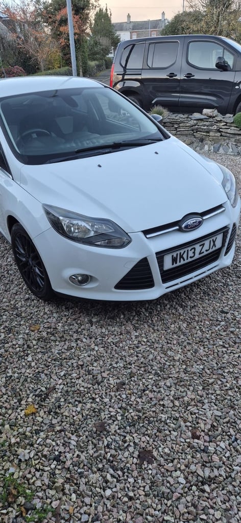 Ford, FOCUS, Hatchback, 2013, Manual, 998 (cc), 5 doors