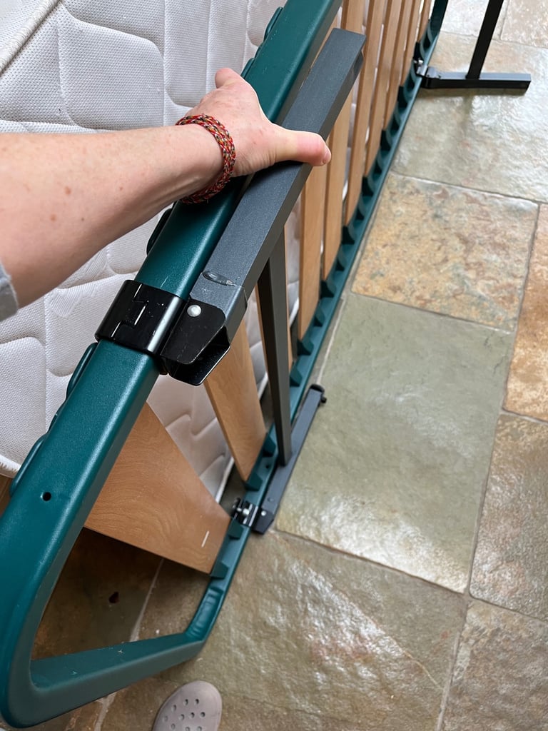 Metal bed frame single. Pull out trundle with mattress 