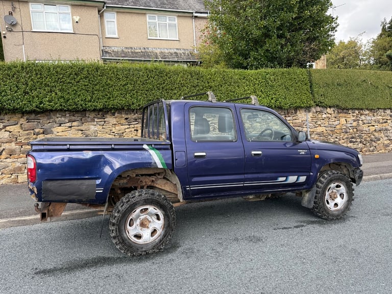 2005 Toyota Hilux 280 EX D4-D D/C DOUBLE CAB PICK UP MANUAL 4X4 BLUE PICK UP Diesel Manual