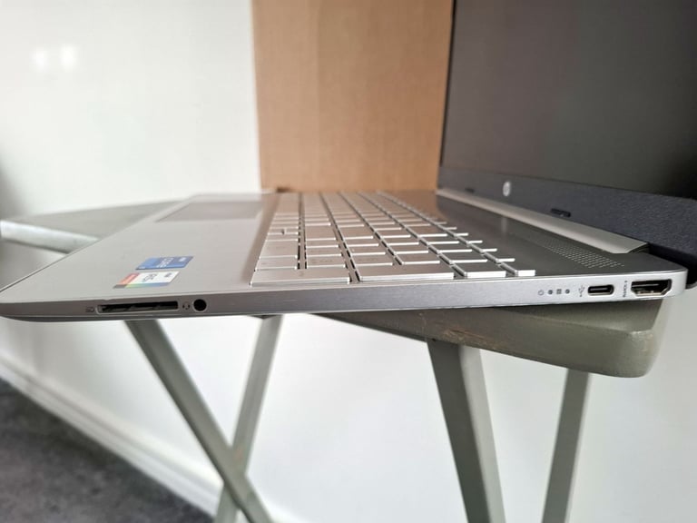 HP 15.6" Full HD Laptop (Intel Core i7, 512GB SSD) *BOXED*