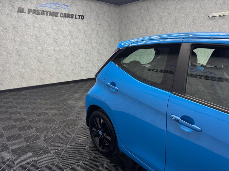 2016 Toyota AYGO 1.0 VVT-i x-cite x-shift Euro 6 5dr HATCHBACK Petrol Automatic
