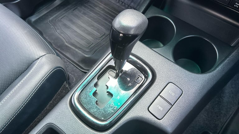 2024 Toyota Hilux 2.8 D-4D Invincible X Pickup Double Cab 4dr Diesel Auto 4WD Euro 6 (s/s) (2 PIC...