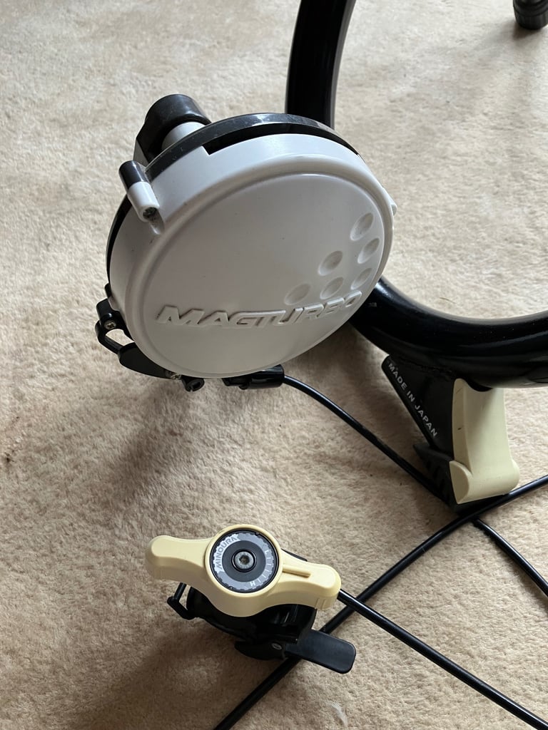 Bike turbo trainer  - Minoura B60