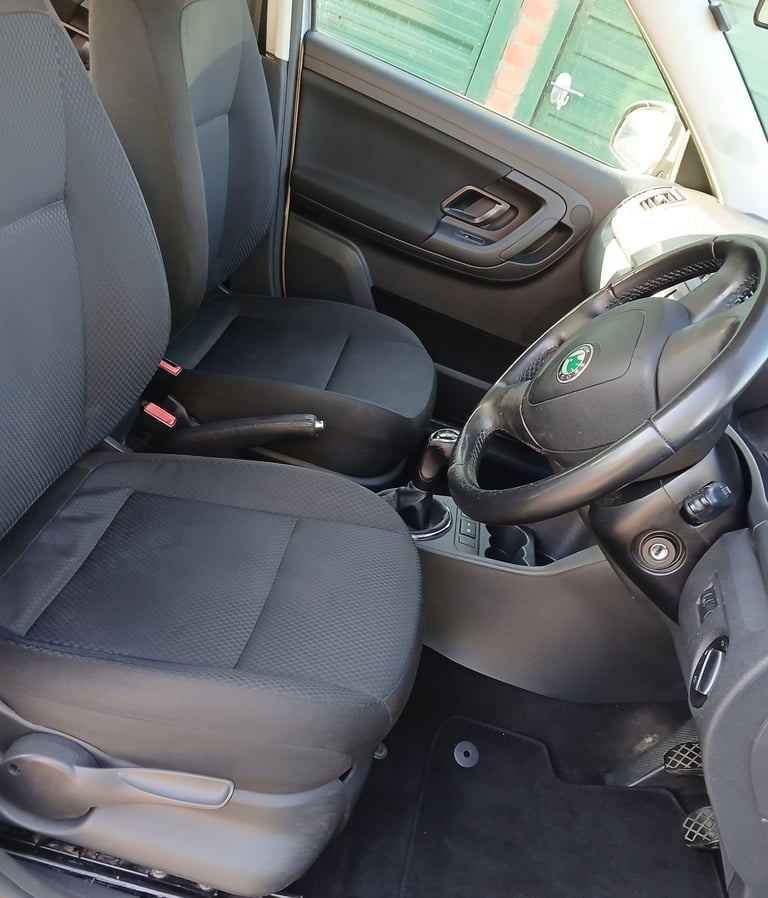 2011 skoda fabia estate 20 rd tax 1250