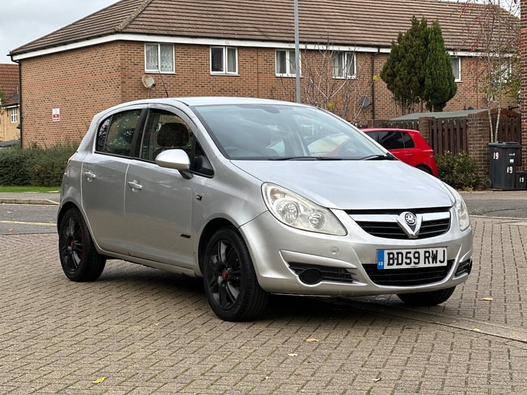 2010 Vauxhall Corsa Design Automatic 1.4L Petrol 67K Miles Full Service History 1YR NEW MOT  1 OWNER
