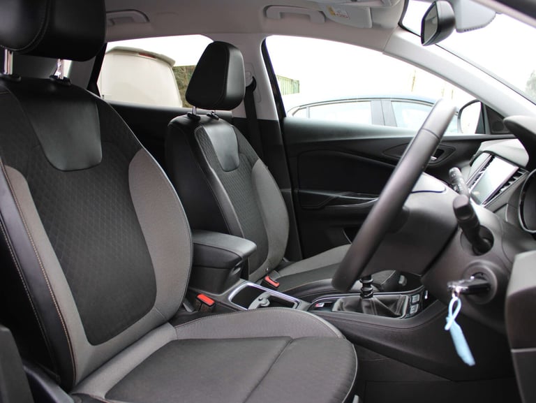 2020 Vauxhall Grandland X 1.5 TD SRi Nav 5dr SUV Diesel Manual