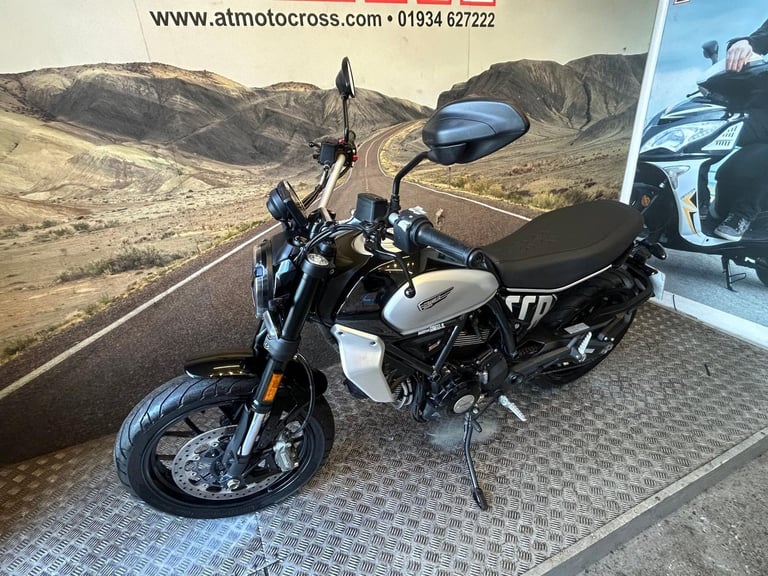 DUCATI SCRAMBLER ICON 800 2023, 8K MILES, EXCELLENT CONDITION, (ATMOTORCYCLES) 