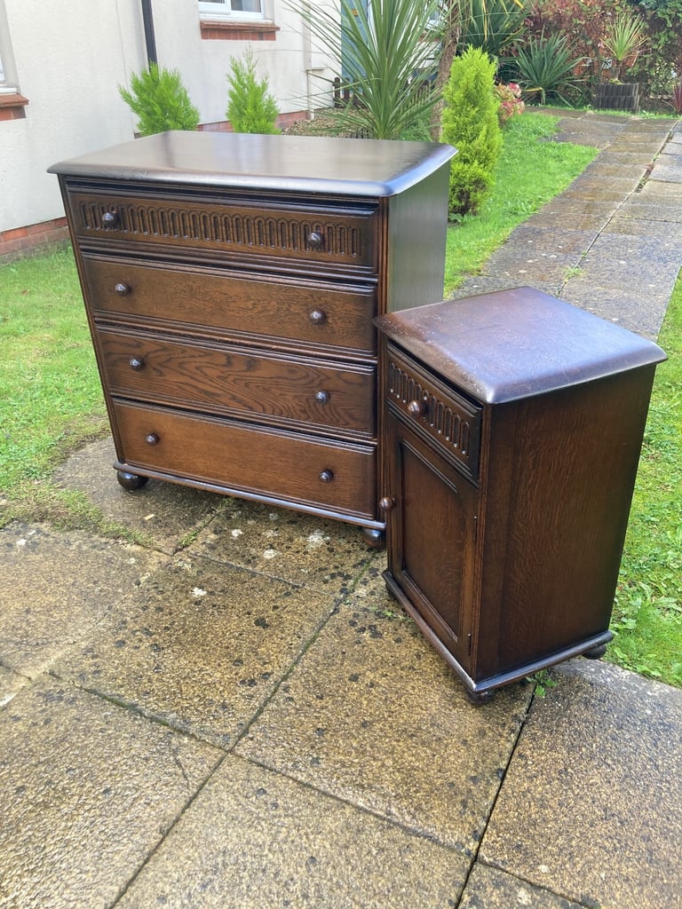 Antique mid century oak chest of drawer and side table set (delivery available)