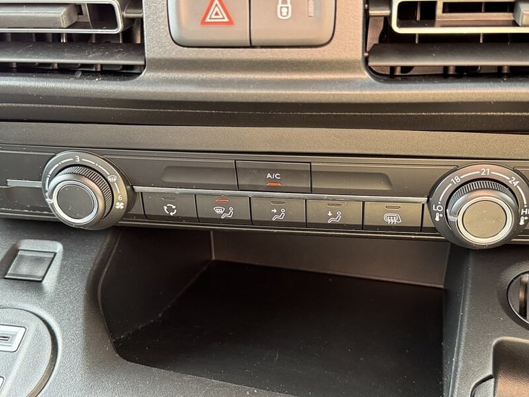 2024 Citroen Berlingo 136ps Driver 52kWh with Air Con, Sat Nav, Rev Cam &amp; Cruise Control Pane...