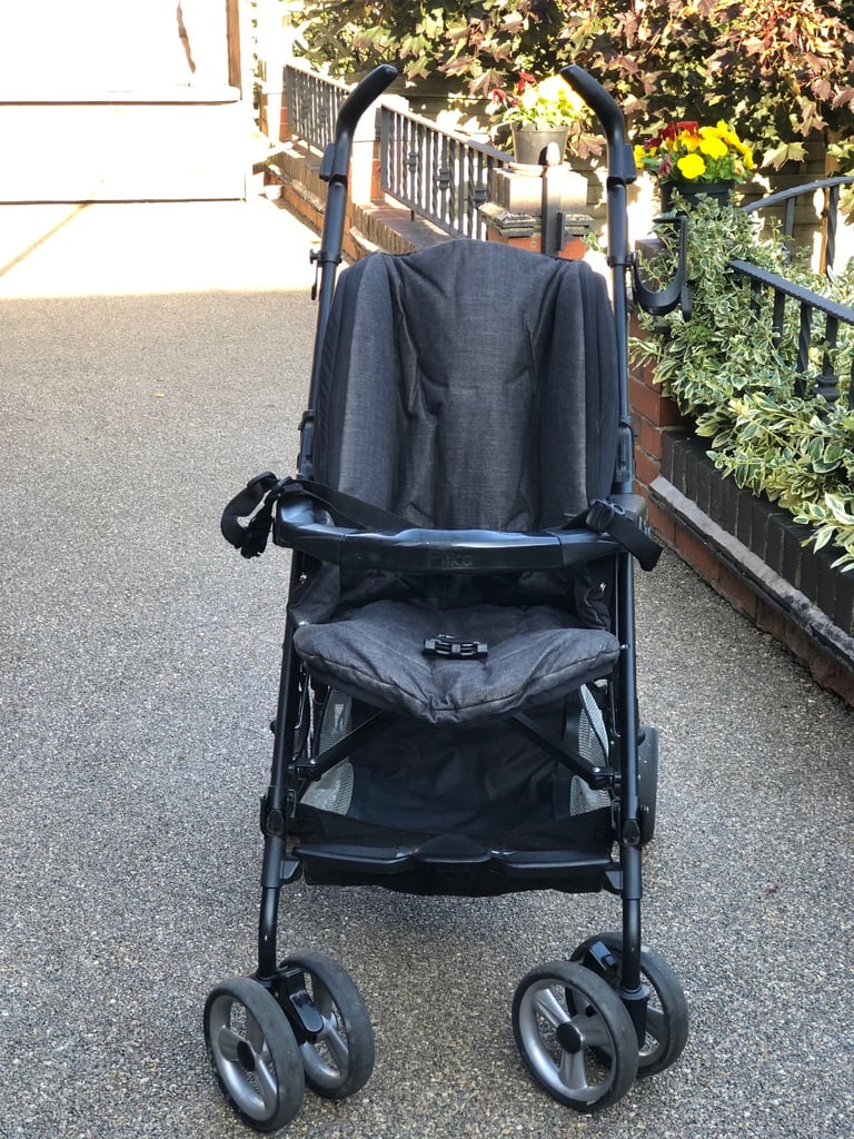 MAMAS and PAPAS PRAMETTE BLACK PUSHCHAIR 