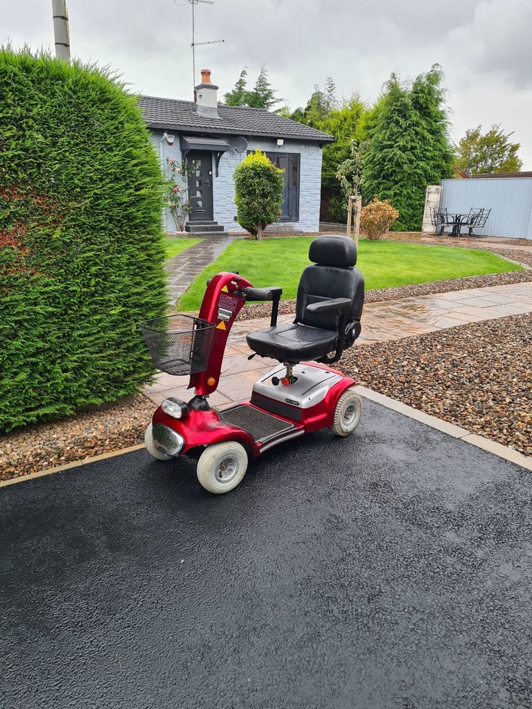 Mobility scooter good condition can deliver today 