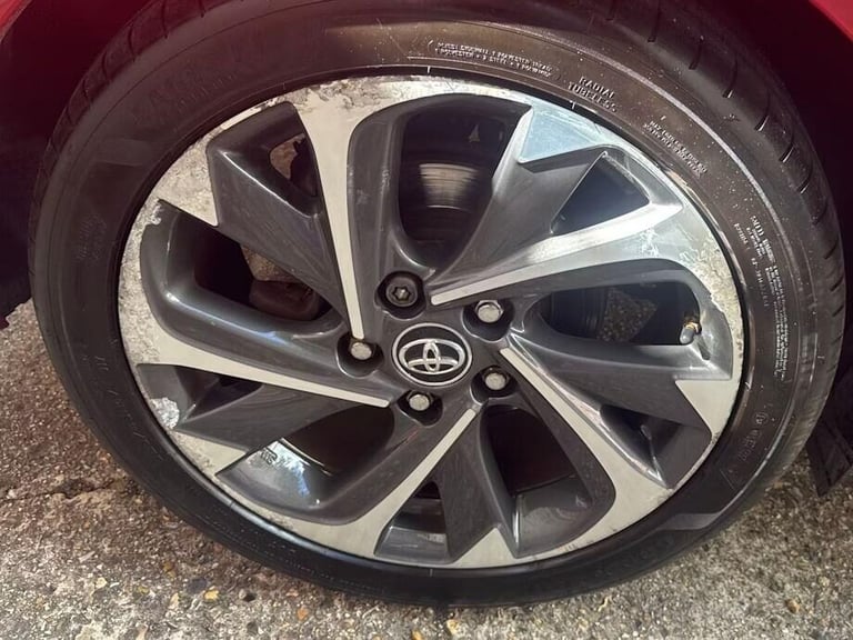 2016 Toyota Auris 1.8 VVT-h Design Hatchback 5dr Petrol Hybrid CVT Euro 6 (s/s) (136 ps) Hatchbac...