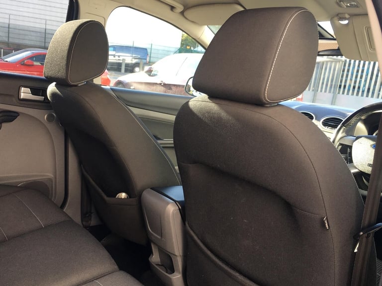 2010 Ford Focus 1.6 Titanium 5dr HATCHBACK Petrol Automatic