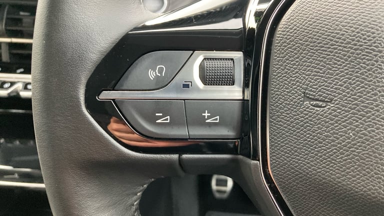 2022 Peugeot 2008 1.2 PureTech Allure Premium+ 5dr Petrol Estate Estate Petrol Manual