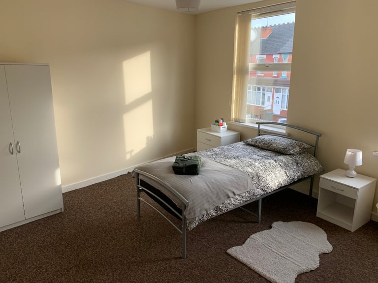 Lovely Shared Accommodation Supported Living for Homeless, Benefits, Emergency DSS Ref 113