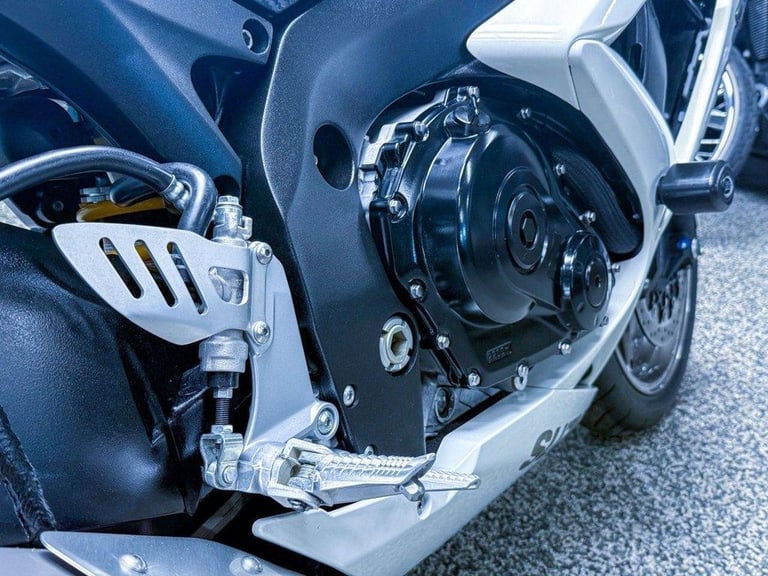 2009 09 SUZUKI GSX-R600 TRIBAL LTD EDITION 599CC - LOW MILES - JUST 2 OWNERS