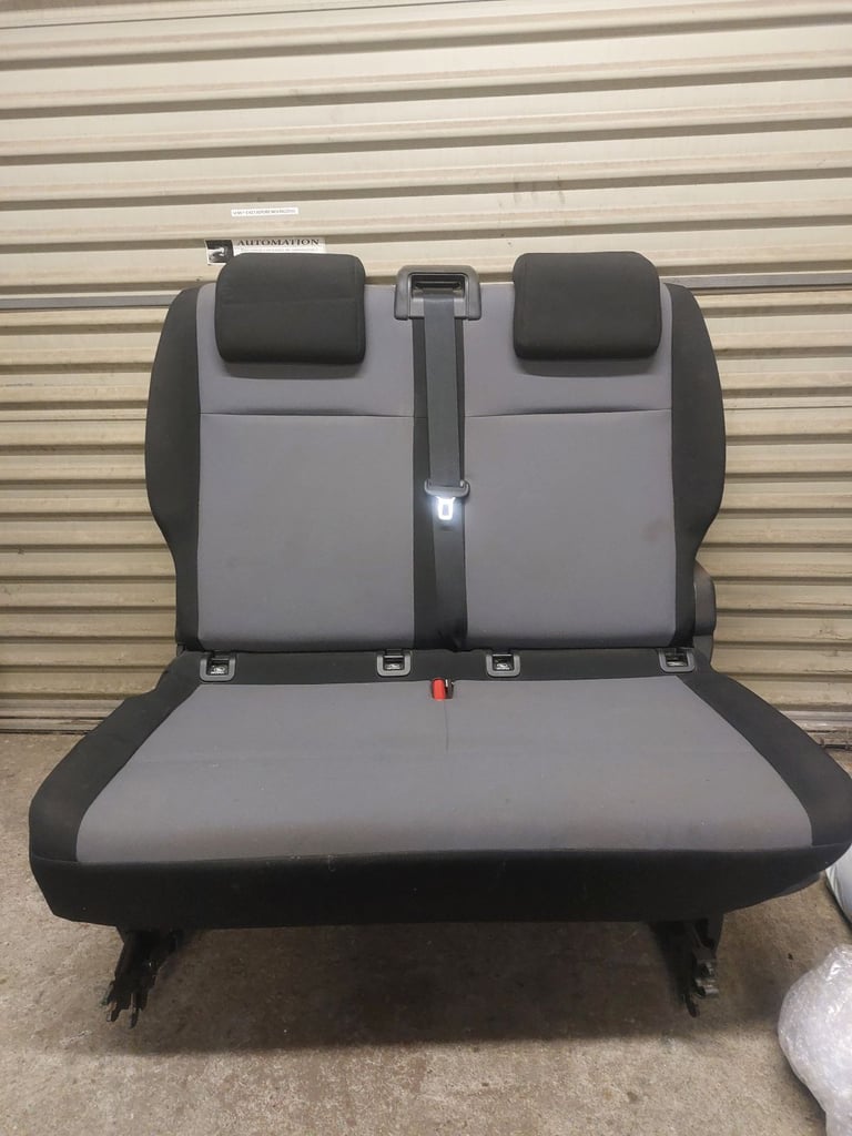 Rear van seats2/1 triple bench 