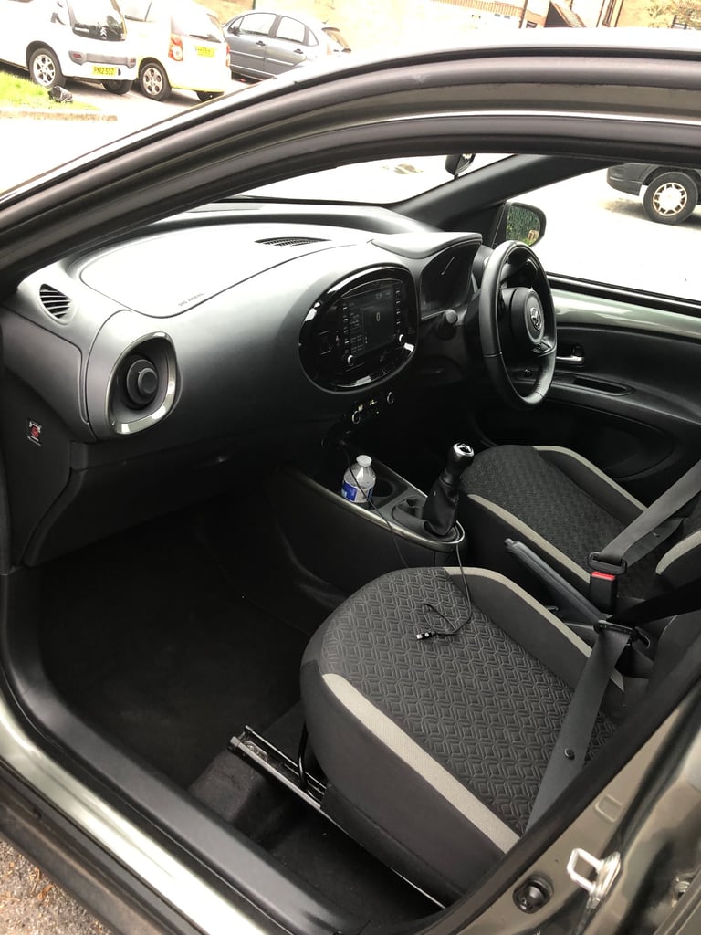 Toyota, AYGO X, EDGE, VVT-I, 2022, Manual, 998 (cc), 5 doors