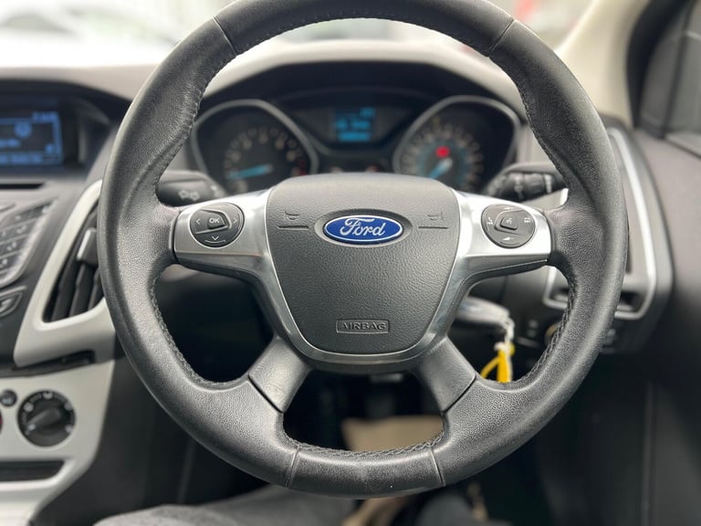 2013 Ford Focus 1.6 Zetec Euro 5 5dr HATCHBACK Petrol Manual