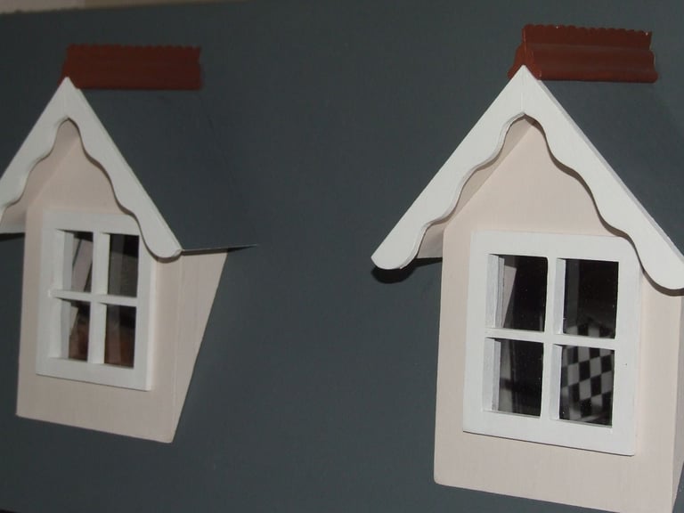 Dolls House Emporium Completed Shop/Cafe Large Suit Collector