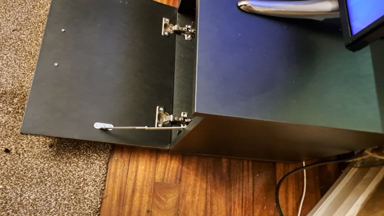 Tv stand 