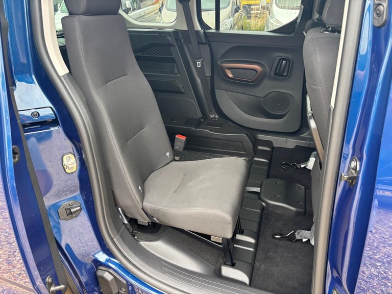 PEUGEOT RIFTER WAV WHEELCHAIR ACCESSIBLE VEHICLE AUTOMATIC 1.5 BlueHDi Allure