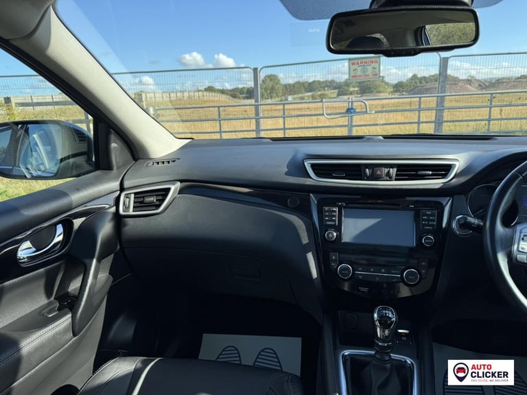 2014 Nissan Qashqai 1.6 dCi Tekna 5dr HATCHBACK DIESEL Manual