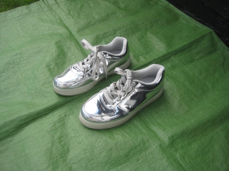 Shiny Silver EURO Size 37 Envy Sport Trainers for £4.00