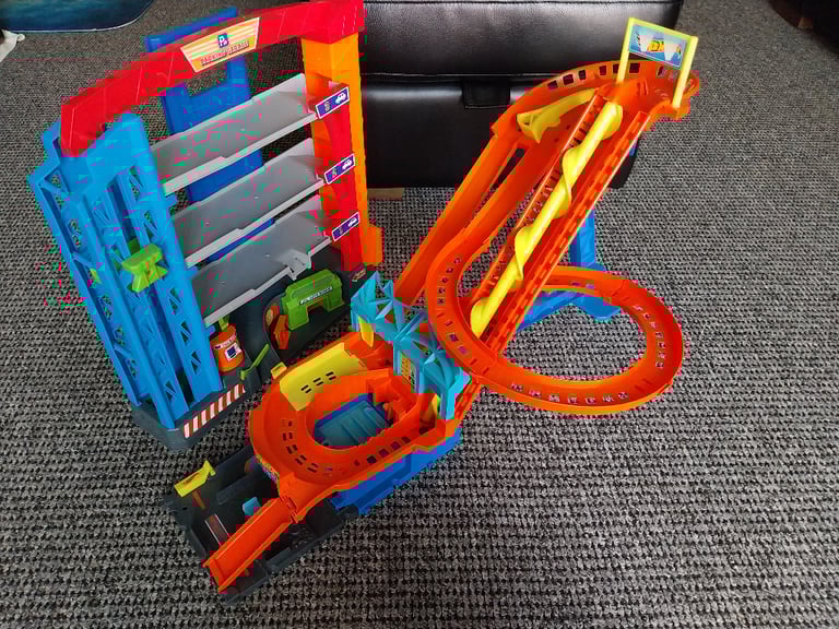 Hot Wheelz items and Toy Bundle