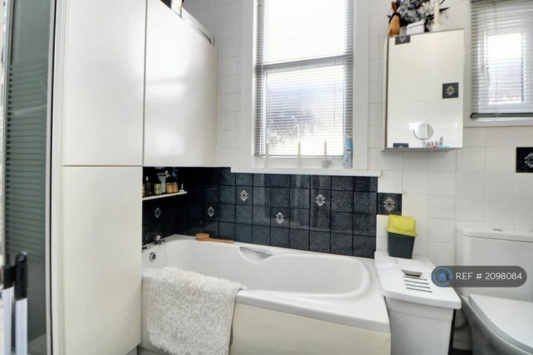 3 bedroom house in Salisbury Avenue, Westcliff-On-Sea, SS0 (3 bed) (#2098084)