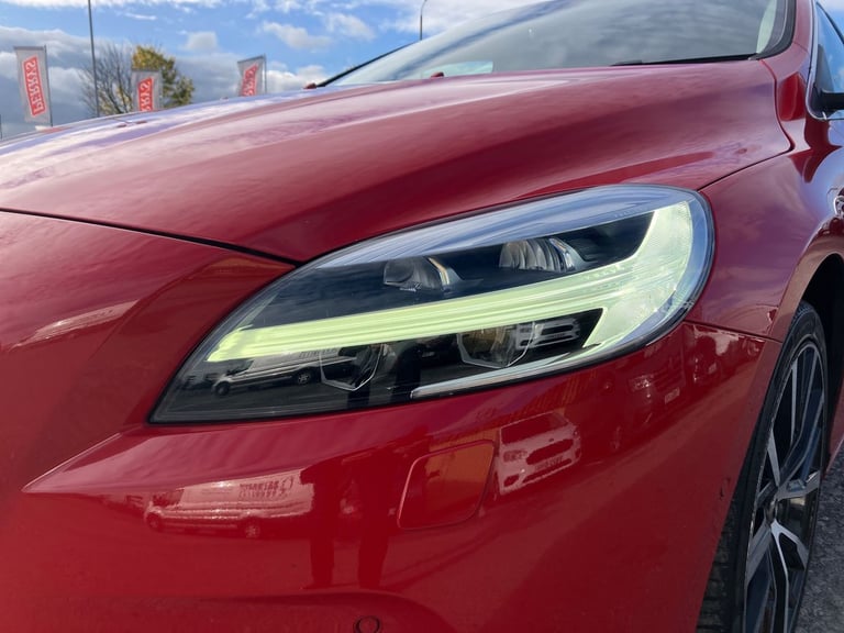 2019 Volvo V40 D3 [4 Cyl 152] Inscription Edition 5dr Geartronic Hatchback DIESEL Automatic