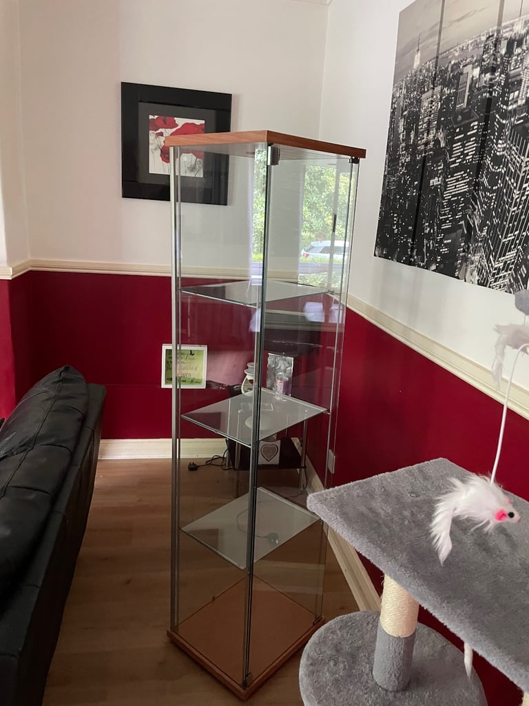 Glass cabinet 