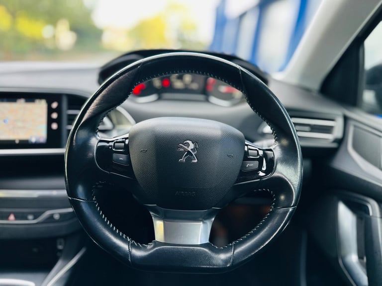 2015 Peugeot 308 1.2 PureTech Allure Euro 6 (s/s) 5dr HATCHBACK Petrol Manual