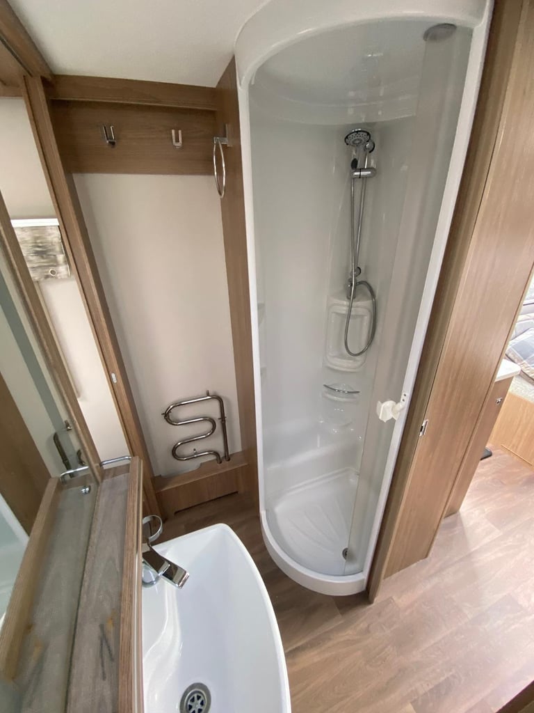 2017 Coachman VIP 545