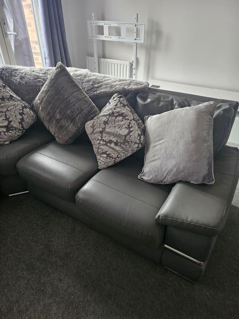 Grey leatherette suite for sale 