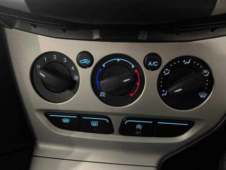 2014 Ford Focus 1.0T EcoBoost Zetec S Euro 5 (s/s) 5dr HATCHBACK Petrol Manual