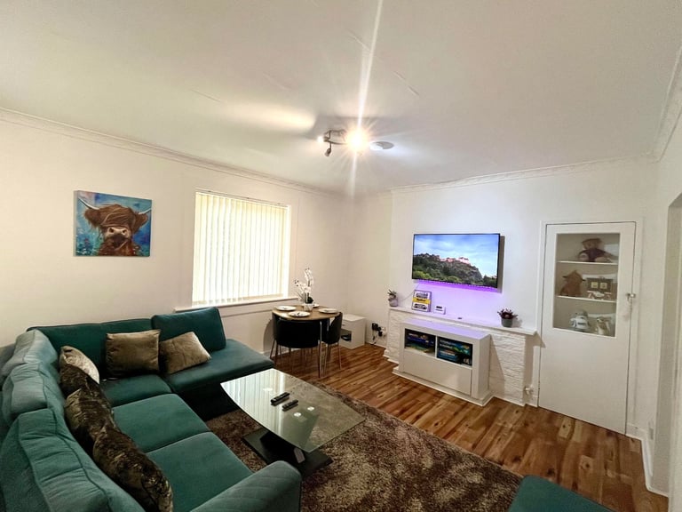 Broomhouse Road. 3 Double Bedrooms Available 1st January 2026.
