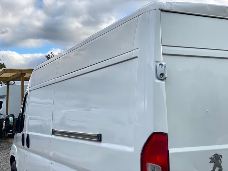 2017 Peugeot Boxer 2.0 BlueHDi 335 Professional L3 H2 Euro 6 5dr PANEL VAN Diesel Manual